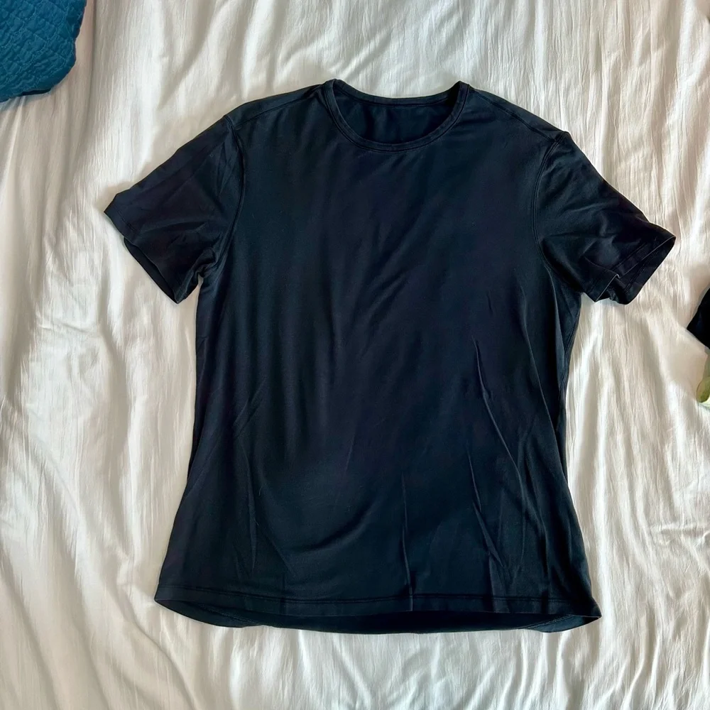 Lululemon size XL Striped and Solid T-Shirts Bundle of 4 - Picture 5 of 15
